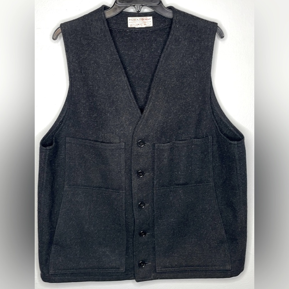 CC Filson Mens Mackinaw Wool Vest. Black. This is it. Excellent condition. USA